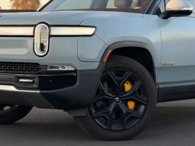 2024 Rivian R1S - Image 2 of 21