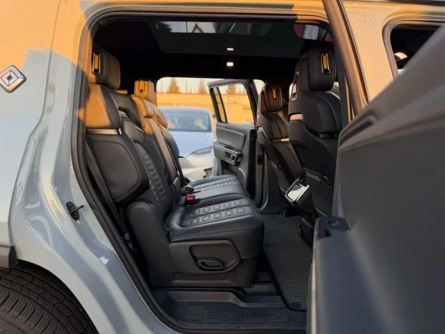 2024 Rivian R1S - Image 14 of 21