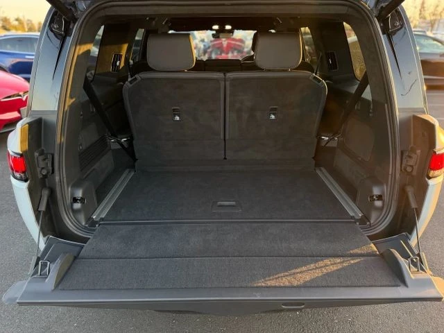 2024 Rivian R1S - Image 10 of 21