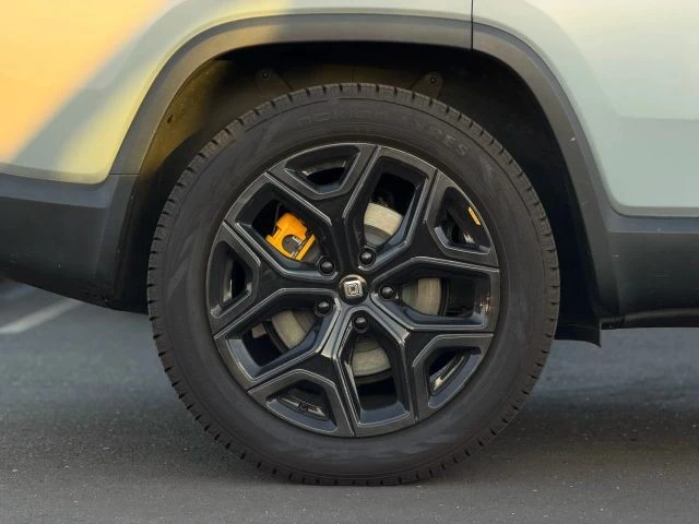 2024 Rivian R1S - Image 7 of 21