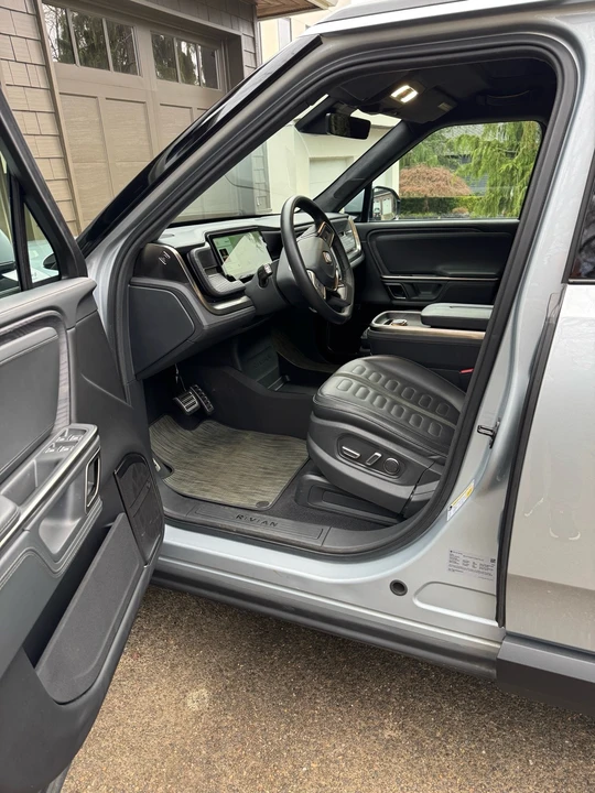 2024 Rivian R1S - Image 12 of 21