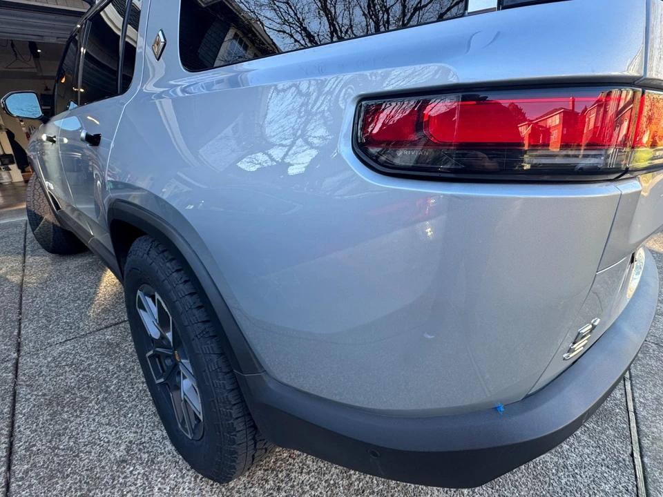 2024 Rivian R1S - Image 20 of 21