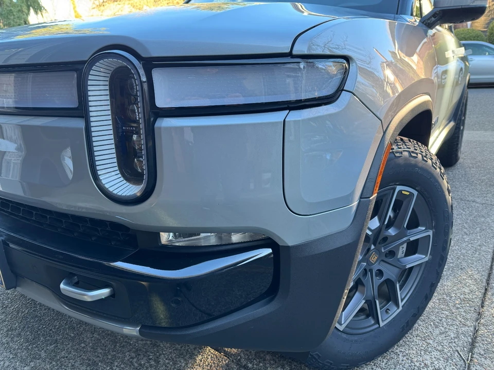 2024 Rivian R1S - Image 4 of 21