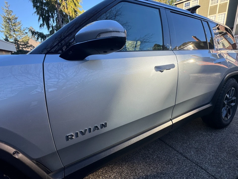 2024 Rivian R1S - Image 21 of 21