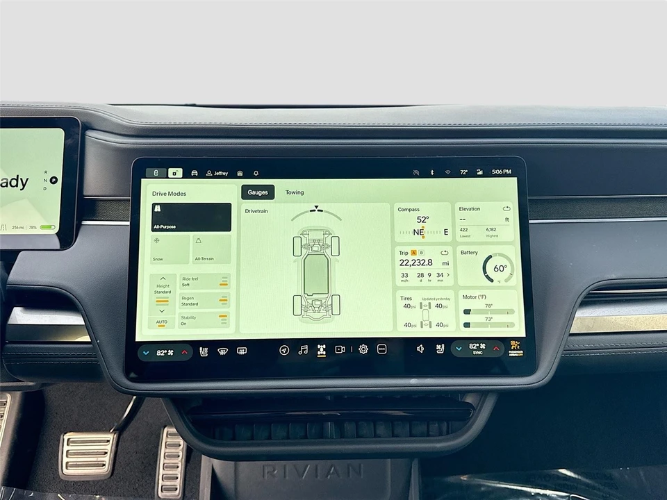 2024 Rivian R1S - Image 13 of 21