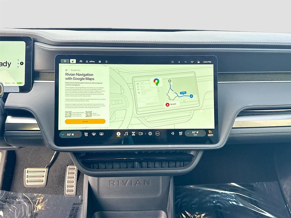 2024 Rivian R1S - Image 14 of 21