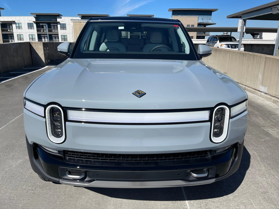 2024 Rivian R1S - Image 6 of 31
