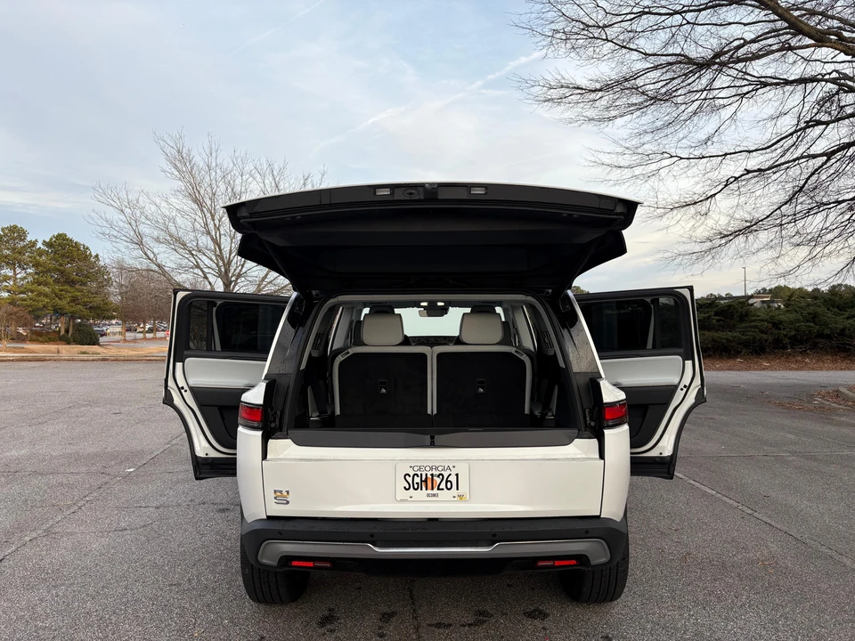 2024 Rivian R1S - Image 15 of 31