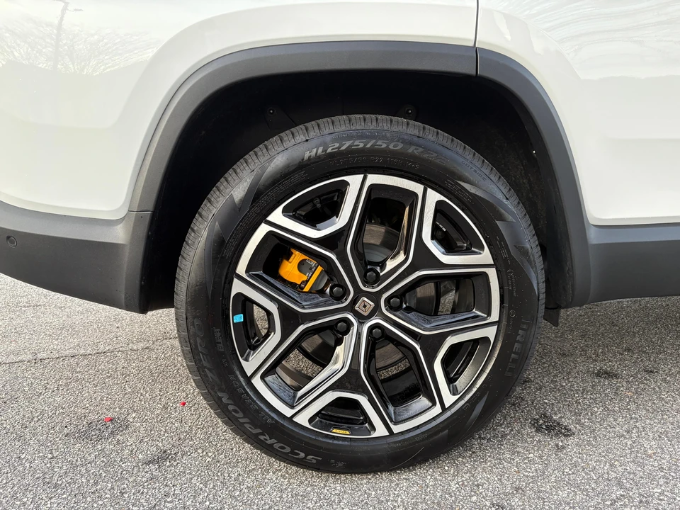 2024 Rivian R1S - Image 20 of 31