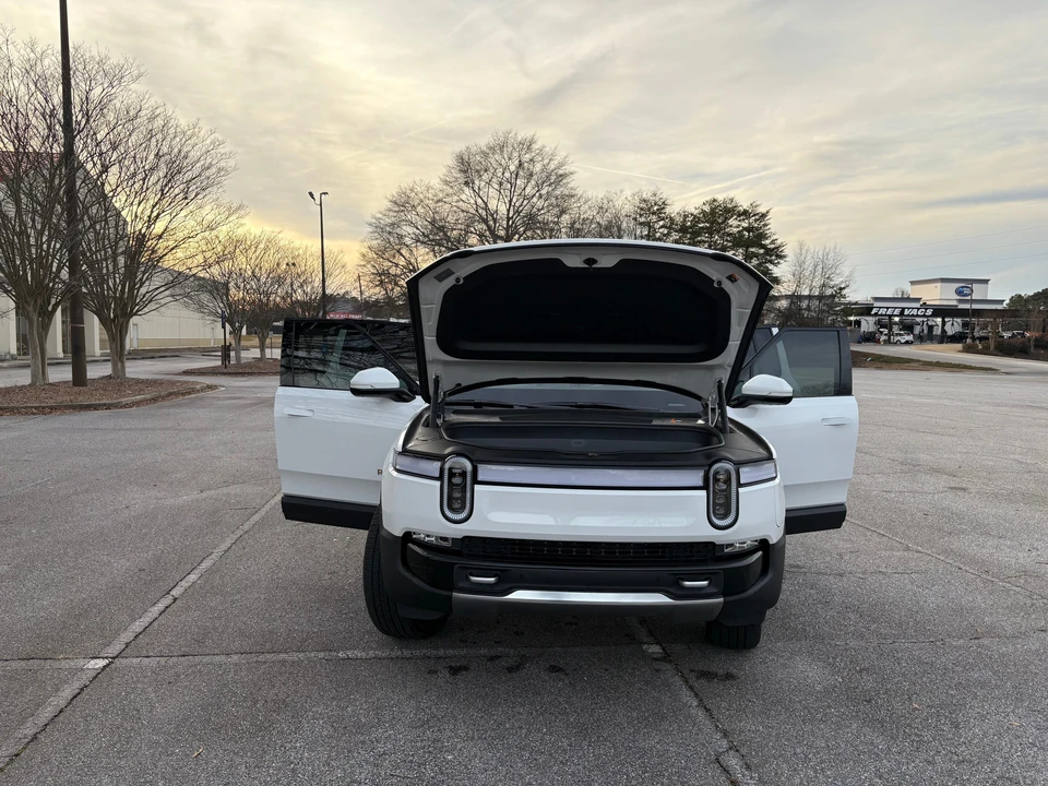 2024 Rivian R1S - Image 13 of 31