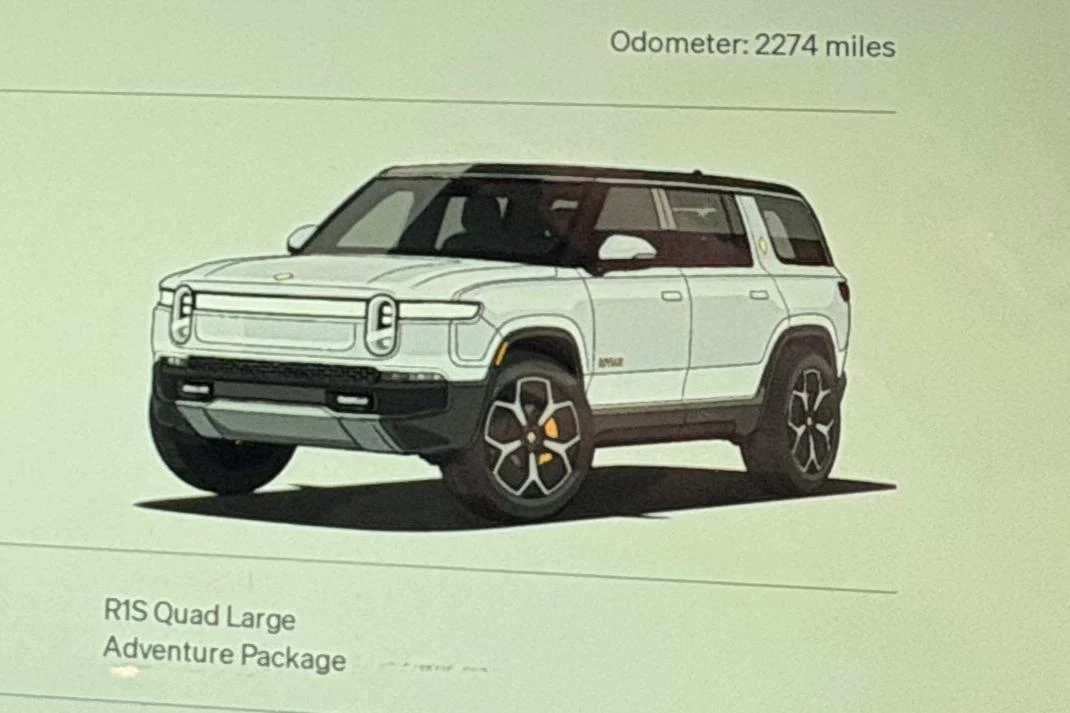 2024 Rivian R1S - Image 25 of 31