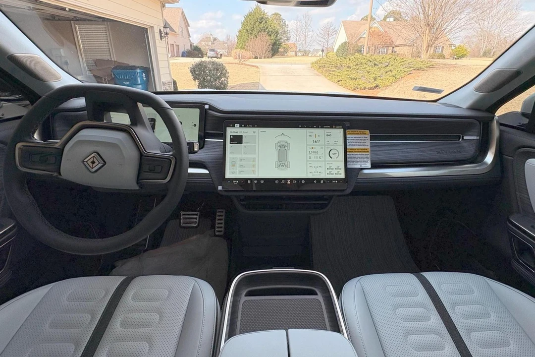 2024 Rivian R1S - Image 22 of 31