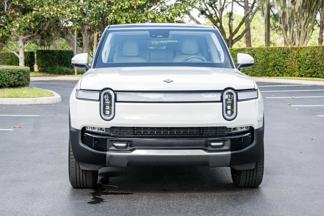 2024 Rivian R1S - Image 2 of 31