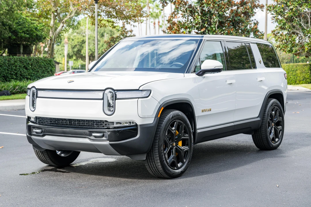 2024 Rivian R1S - Image 6 of 31