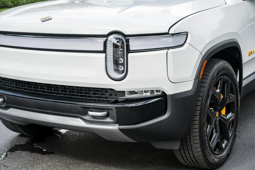 2024 Rivian R1S - Image 11 of 31