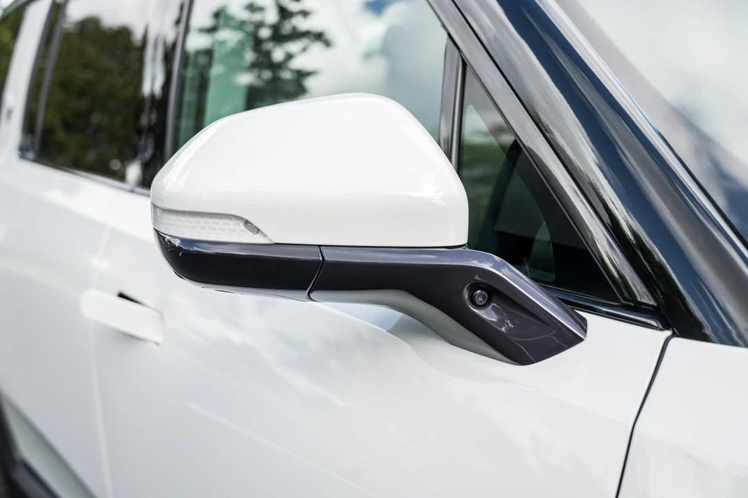 2024 Rivian R1S - Image 22 of 31