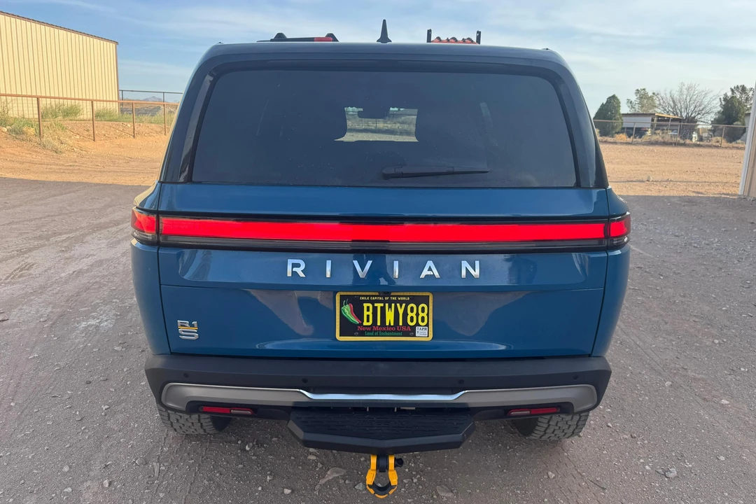 2024 Rivian R1S - Image 5 of 31