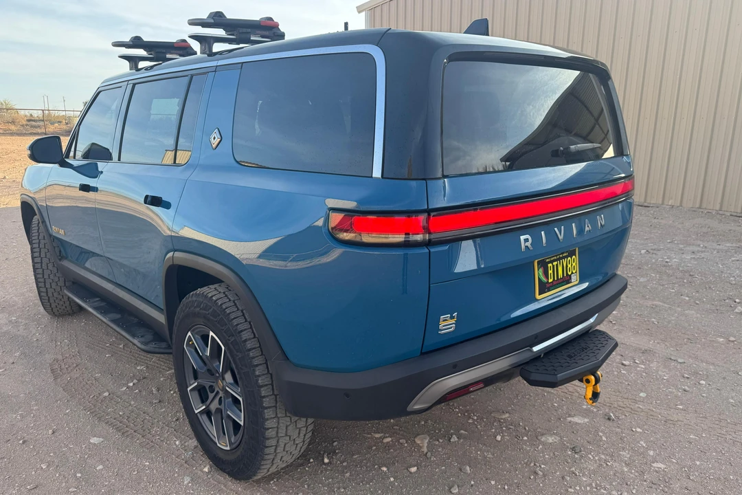2024 Rivian R1S - Image 4 of 31