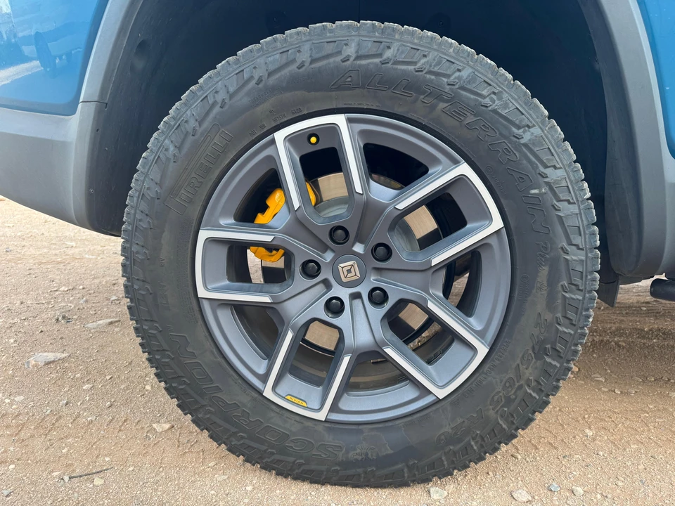2024 Rivian R1S - Image 20 of 31