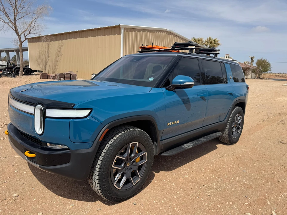 2024 Rivian R1S - Image 7 of 31