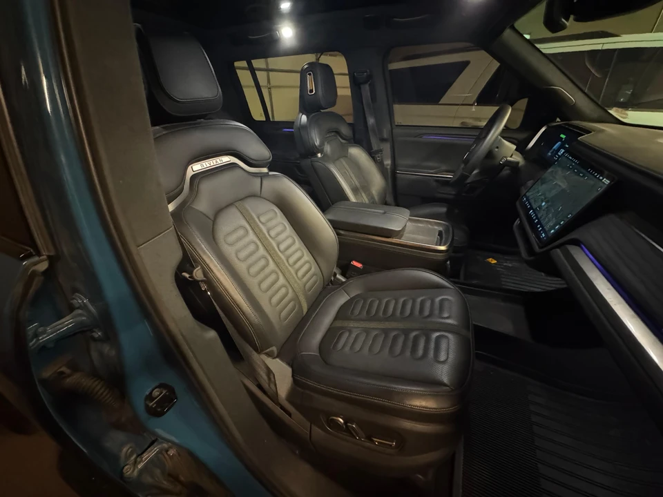 2024 Rivian R1S - Image 29 of 31