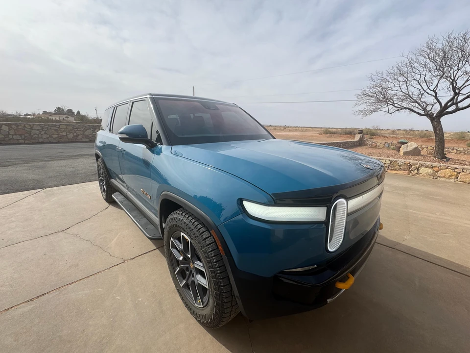 2024 Rivian R1S - Image 13 of 31