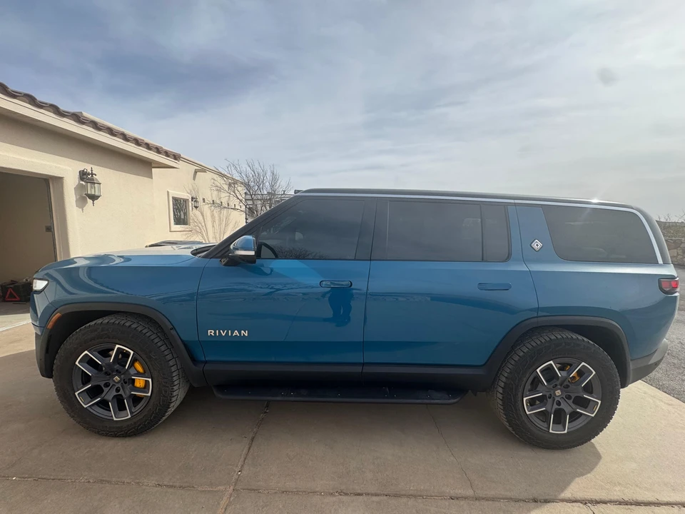 2024 Rivian R1S - Image 8 of 31
