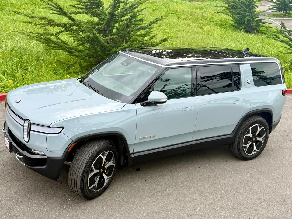 2024 Rivian R1S - Image 6 of 31