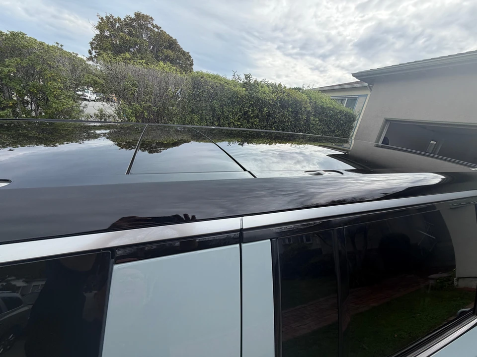 2024 Rivian R1S - Image 17 of 31