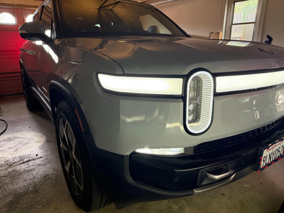 2024 Rivian R1S - Image 11 of 31