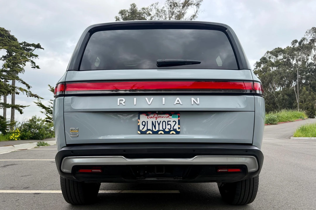 2024 Rivian R1S - Image 5 of 31