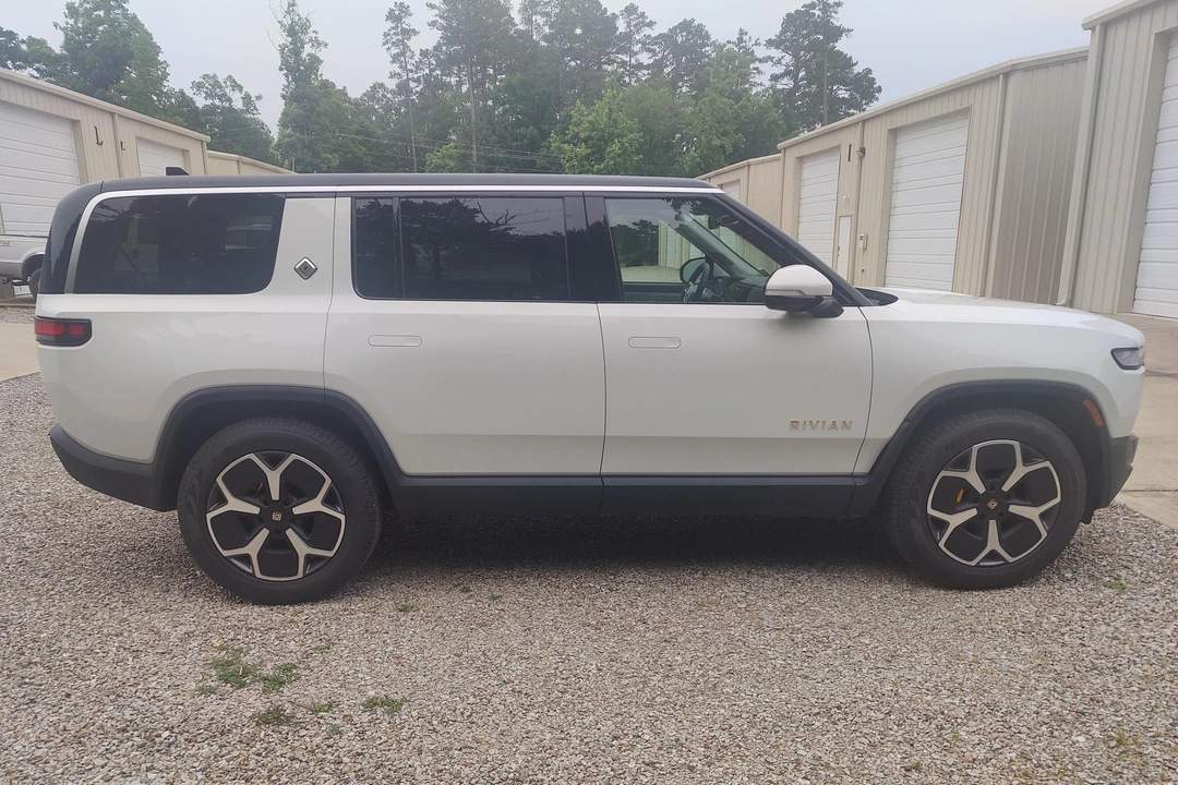 2024 Rivian R1S - Image 3 of 31