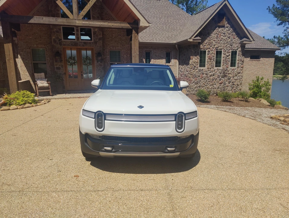 2024 Rivian R1S - Image 6 of 31