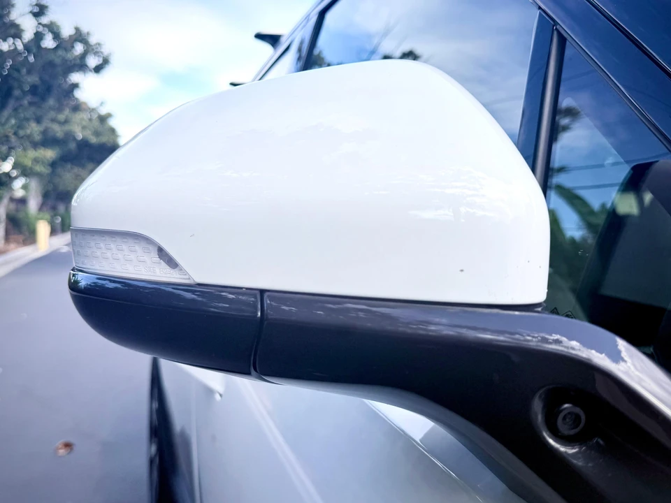 2024 Rivian R1S - Image 18 of 31