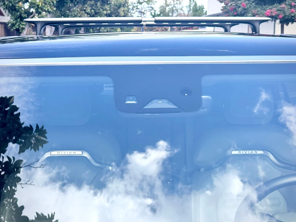 2024 Rivian R1S - Image 21 of 31
