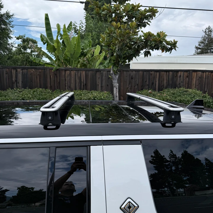 2024 Rivian R1S - Image 14 of 31
