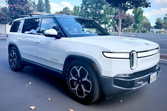 2024 Rivian R1S Adventure Edition