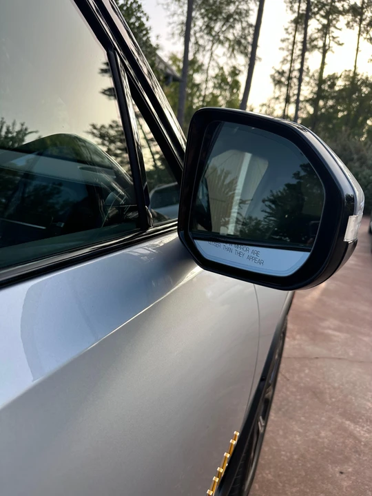 2024 Rivian R1S - Image 18 of 31