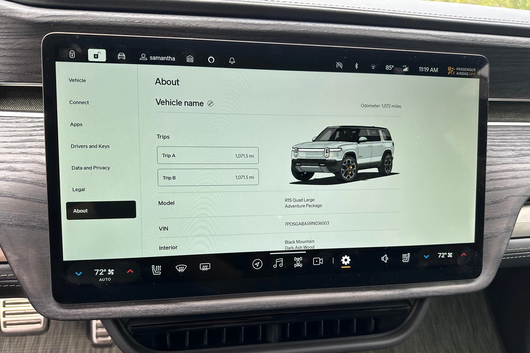 2024 Rivian R1S - Image 27 of 31
