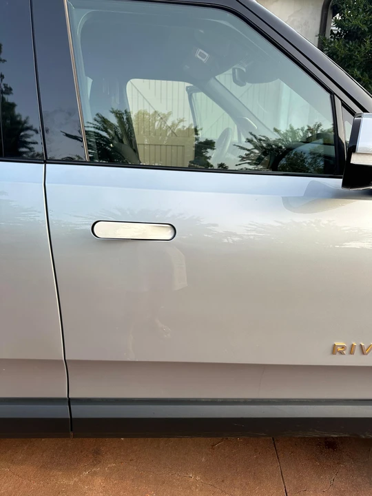 2024 Rivian R1S - Image 17 of 31