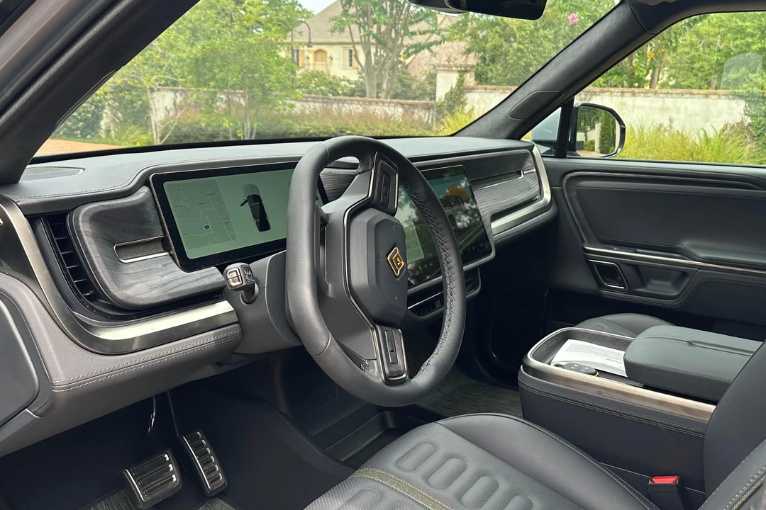 2024 Rivian R1S - Image 24 of 31
