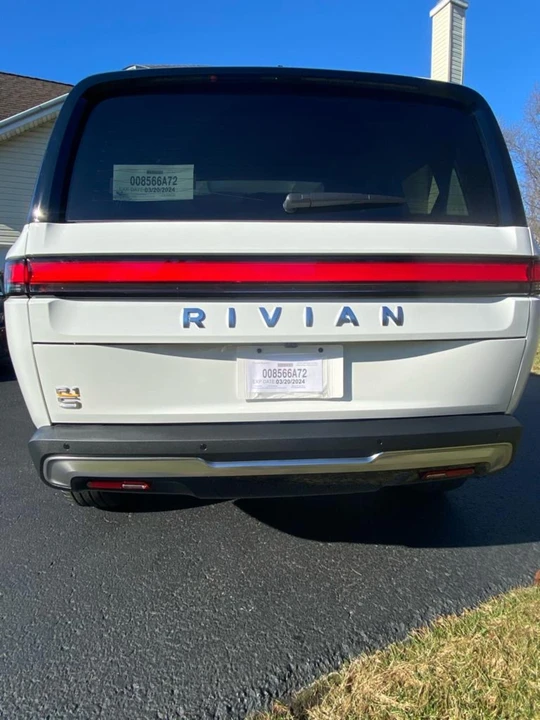2024 Rivian R1S - Image 11 of 30