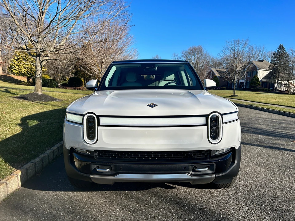 2024 Rivian R1S - Image 6 of 30