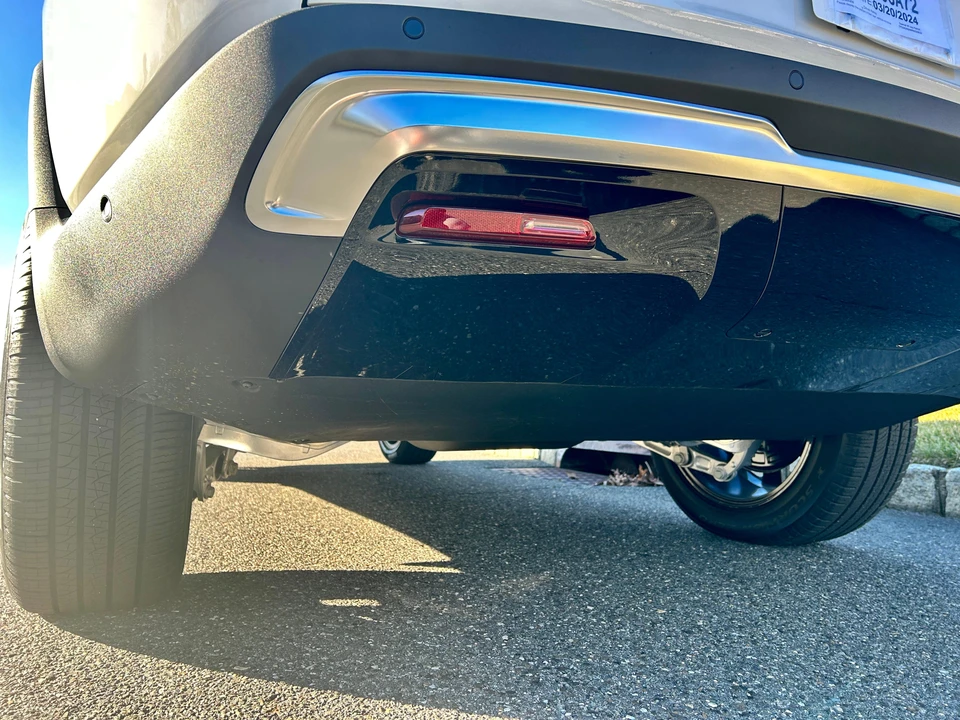 2024 Rivian R1S - Image 15 of 30