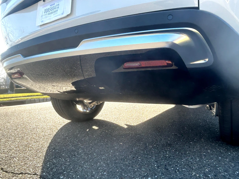 2024 Rivian R1S - Image 16 of 30