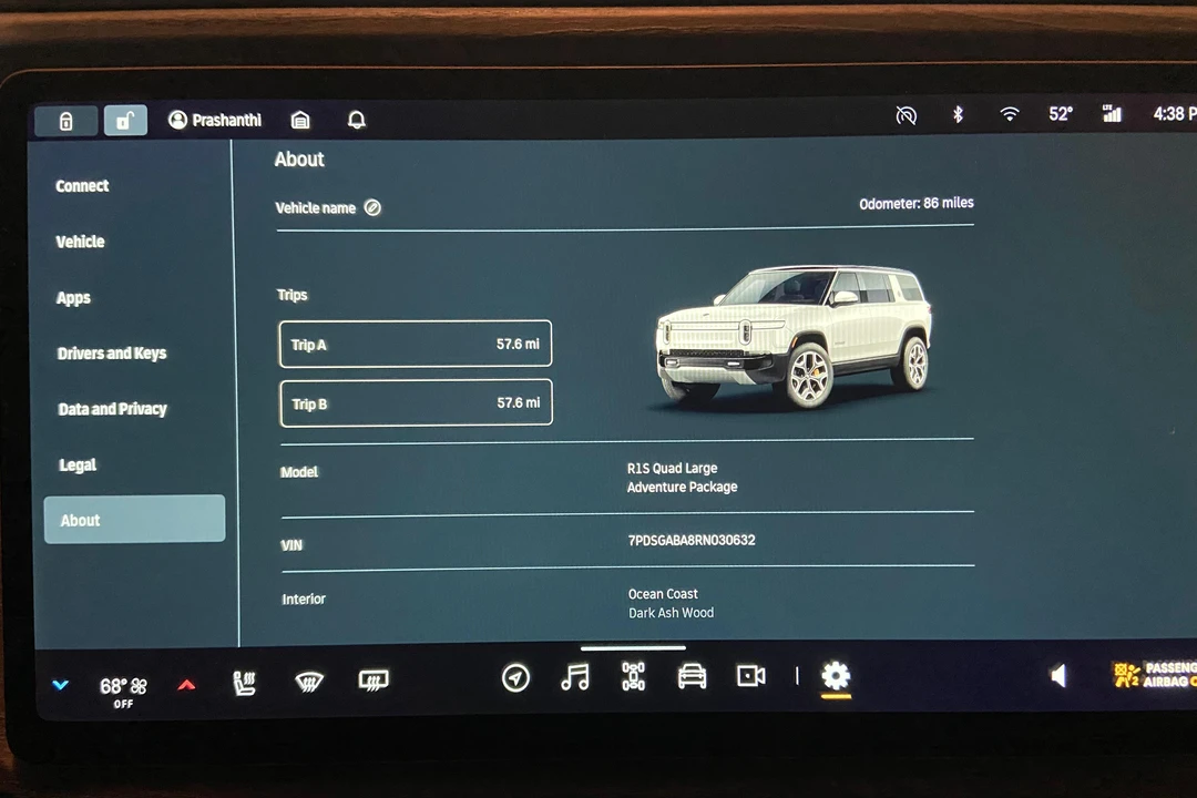 2024 Rivian R1S - Image 25 of 30