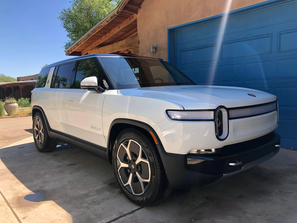 2024 Rivian R1S - Image 23 of 31
