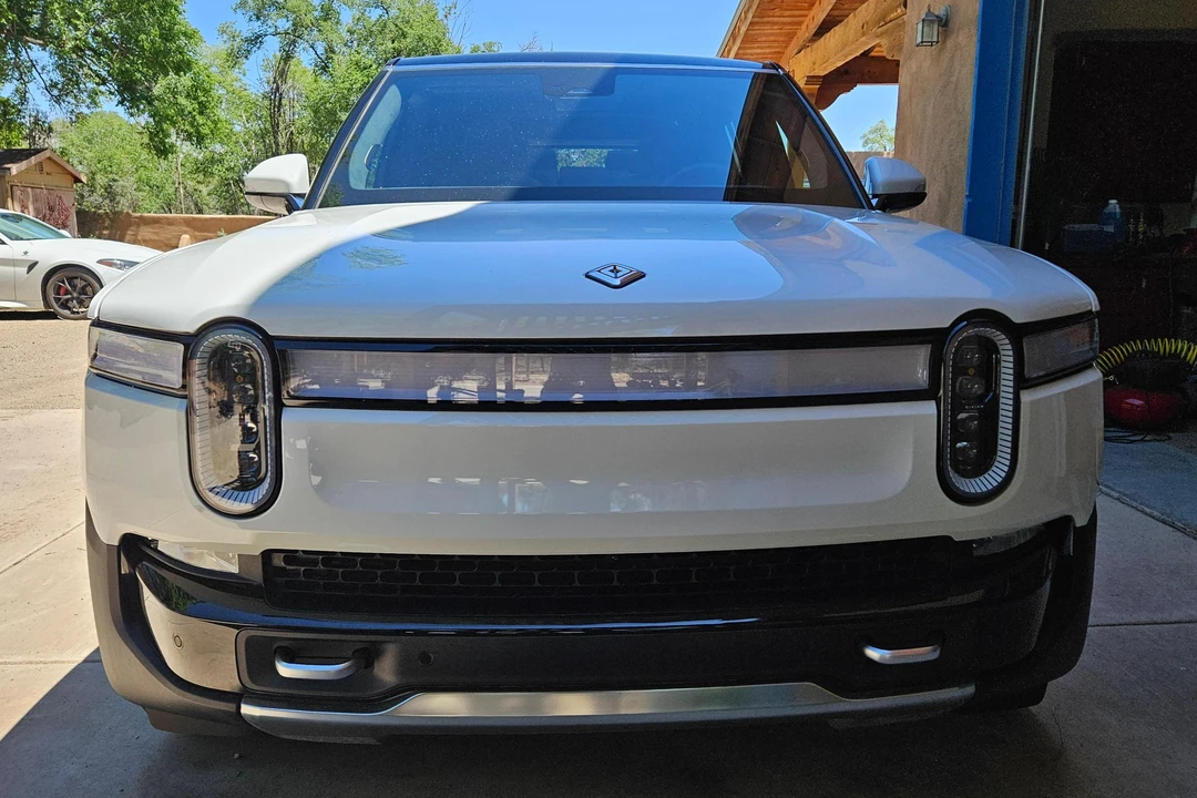 2024 Rivian R1S - Image 2 of 31