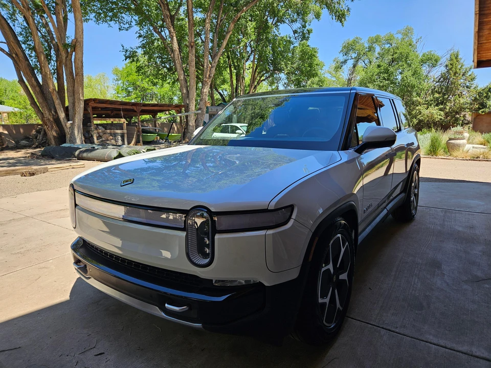 2024 Rivian R1S - Image 12 of 31