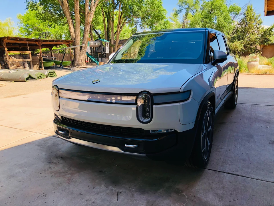 2024 Rivian R1S - Image 10 of 31
